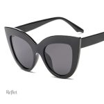Actrice lunette de soleil au design élégant