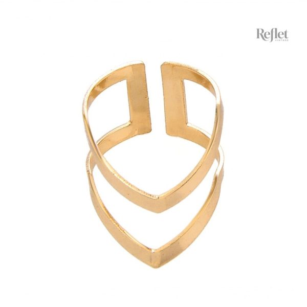 Bague vintage en or avec un style raffiné