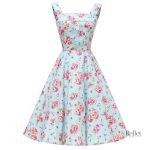 Robe années 50 en tissu léger et coloré
