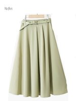 Jupe corolle à taille haute, look intemporel années 50