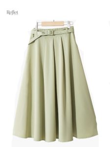 Jupe corolle à taille haute, look intemporel années 50