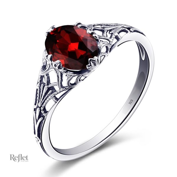 Bague avec pierre vintage sur argent poli