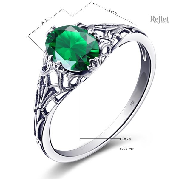Bague en argent avec l'élégance d'une pierre rétro