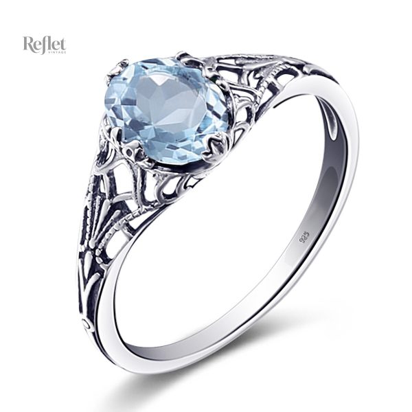 Bague vintage en argent sublimée par une pierre