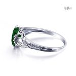 Bague vintage en argent ornée d'une gemme