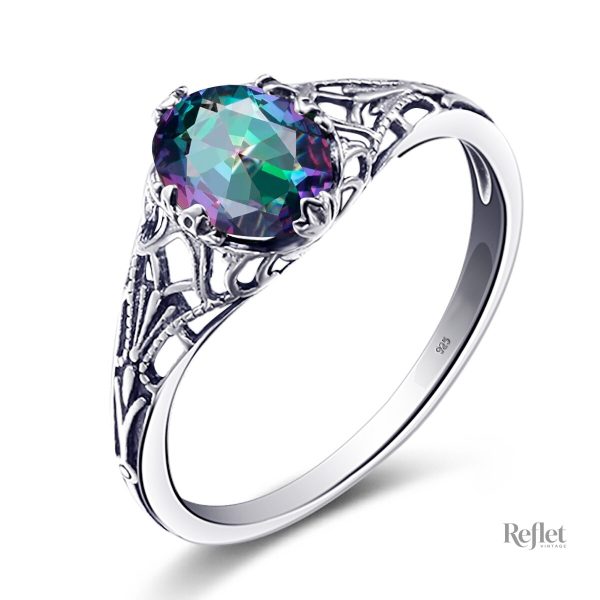 Bague en argent avec un éclat de pierre vintage