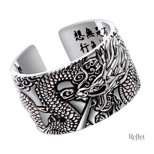 Bague vintage en argent au style classique et élégant