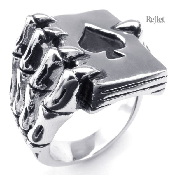 Bague en argent style vintage pour un look classique