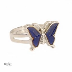 Bague rétro ornée de motifs floraux distinctifs