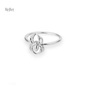 Bague vintage avec motifs raffinés, accessoire chic intemporel