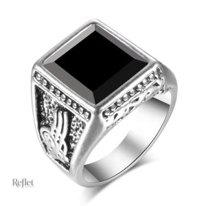 Bague vintage masculine avec une pierre, design classique
