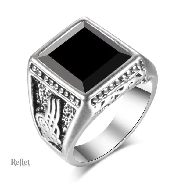 Bague vintage masculine avec une pierre, design classique