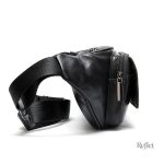Sac banane homme au style rétro, parfait pour un look décontracté