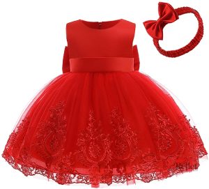 Tenue de baptême chic pour bébé fille