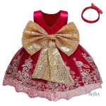 Bébé en robe de princesse, parfait pour les occasions spéciales
