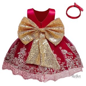 Bébé en robe de princesse, parfait pour les occasions spéciales