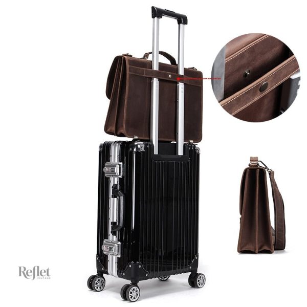 Accessoire élégant en cuir marron pour homme