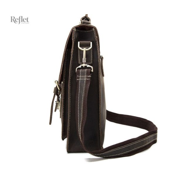 Accessoire en cuir noir vintage pour usage quotidien