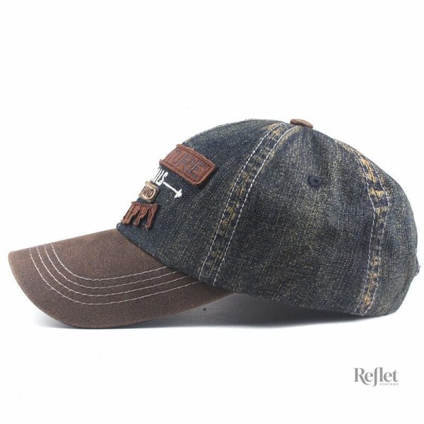 Casquette casual en jean, parfaite pour compléter une tenue décontractée