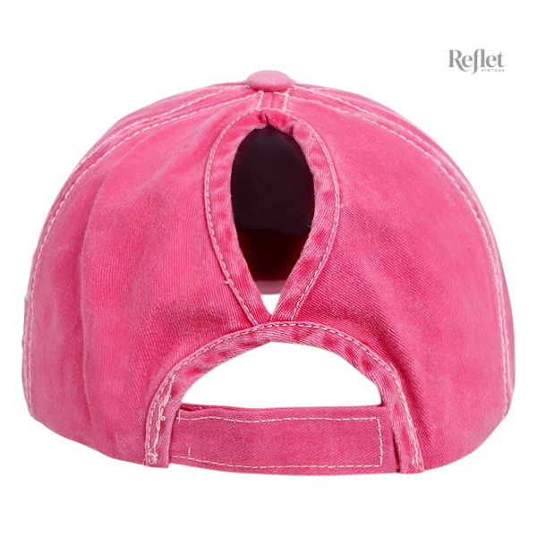 Accessoire tendance : casquette rose vintage pour l'été