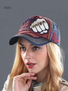 Casquette Trucker noire avec design Tête de Mort