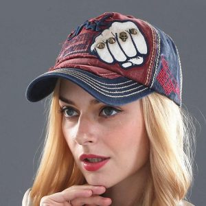Casquette Trucker noire avec design Tête de Mort