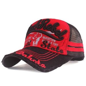 Casquette Vintage Rouge en coton pour un style rétro