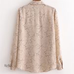 Vêtement féminin au design vintage chic