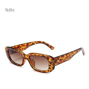 Lunettes rétro pour conduite en été