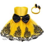 Robe de princesse avec jupe évasée et détails charmants
