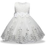 Tenue de fête pour enfants, design enchanteur