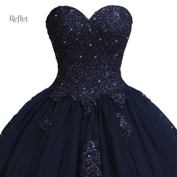 Vêtement pour fille, grande robe bleu foncé avec volants