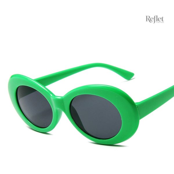 Soleil et style : lunettes vintage blanches pour femme