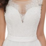 Robe de mariée à corsage ajusté et tulle léger