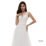 Robe de mariée blanche, look féerique et moderne