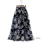 Jupe à fleurs, ambiance rétro et printanière