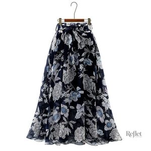 Jupe à fleurs, ambiance rétro et printanière
