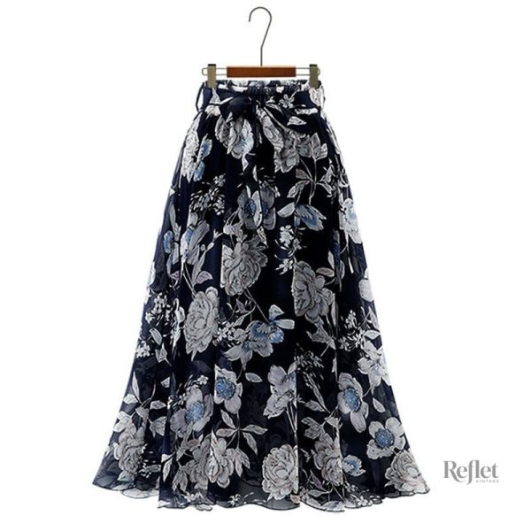 Jupe à fleurs, ambiance rétro et printanière