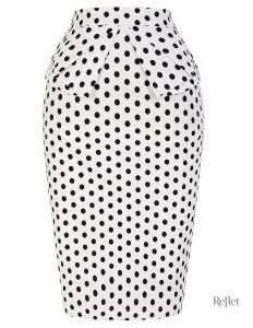 Jupe blanche, silhouette vintage classique