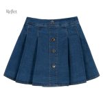 Jupe courte style années 70, tendance vintage