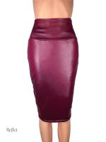 Jupe en cuir, look emblématique des années 70