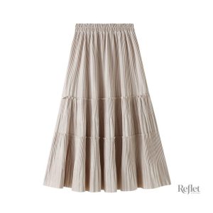 Jupe années 60 à motifs floraux, tendance rétro chic