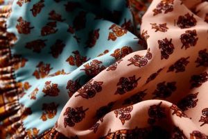 Modèle de jupe vintage avec imprimé fleuri