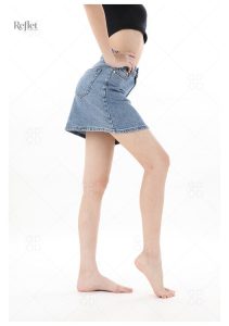 Modèle de jupe en denim inspiré des années 80