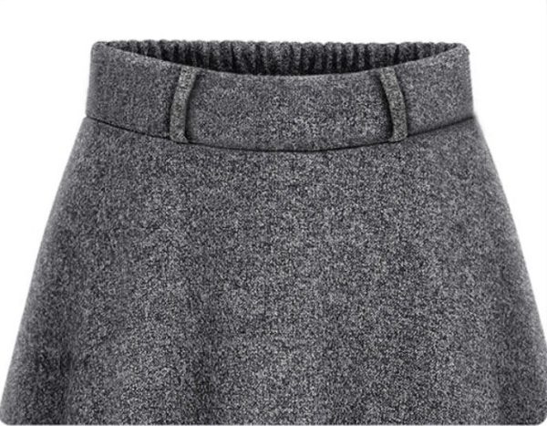 Jupe noire classique au style vintage des années 50
