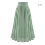 Look années 60 avec une jupe plissée tendance