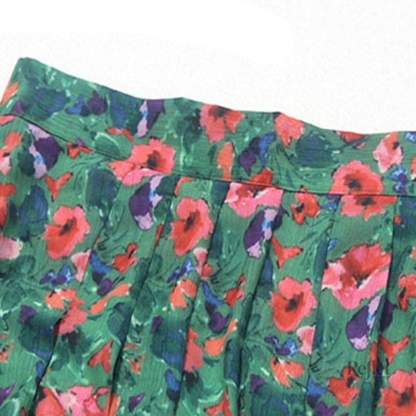 Modèle trapèze mi-long avec taille ajustée