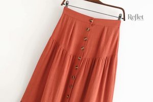 Mode vintage : jupe noire des années 50, incontournable