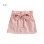 Mini jupe années 80, look vintage et audacieux
