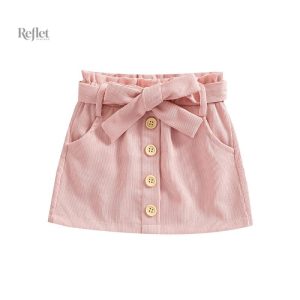 Mini jupe années 80, look vintage et audacieux